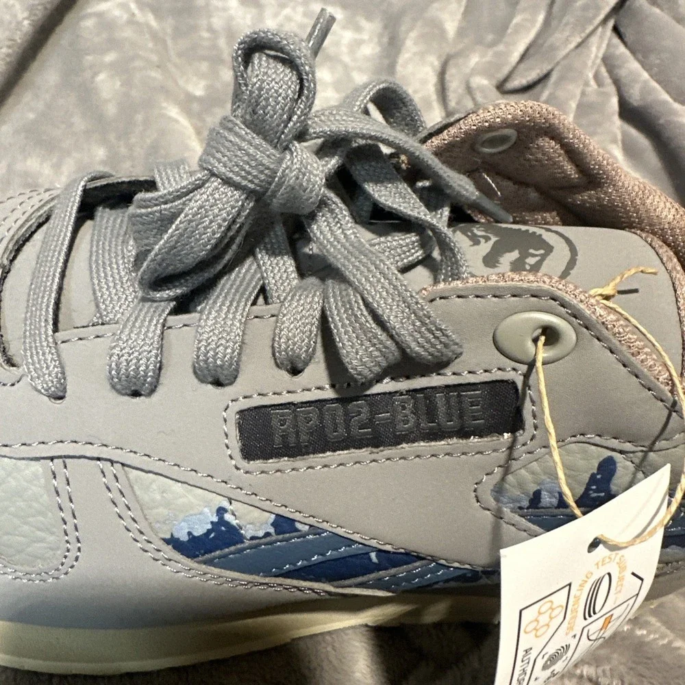 Reebok jurassic world